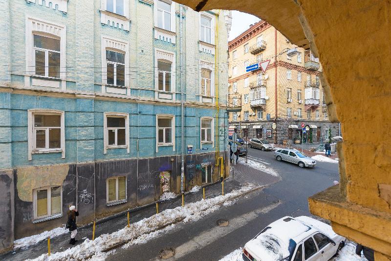 Студія З Видом На Майдан Незалежності Kiev Luaran gambar